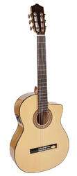 Salvador Cortez flamenco gitaar Fishman pickup 